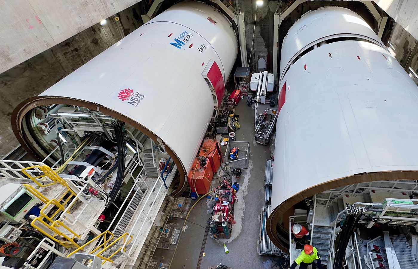 InSAR, geotechnical and survey monitoring of the western section